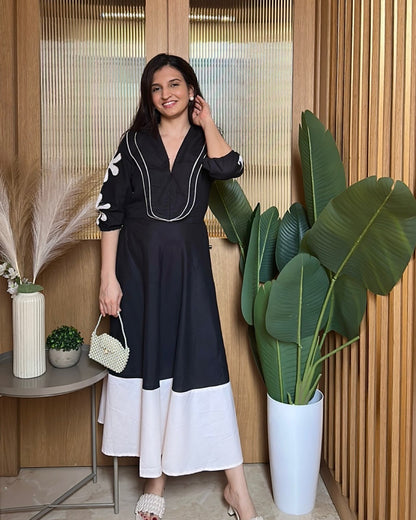 Bleu Hour Midi Dress (Black)