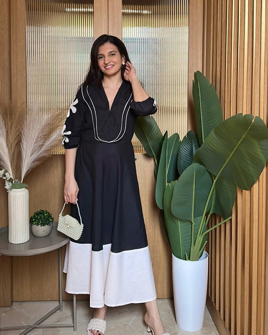 Bleu Hour Midi Dress (Black)